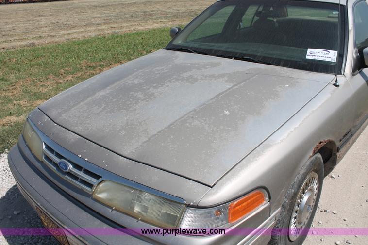 image for item I8086 1995 Ford Crown Victoria Police Interceptor