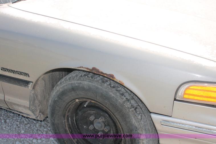 image for item I8086 1995 Ford Crown Victoria Police Interceptor