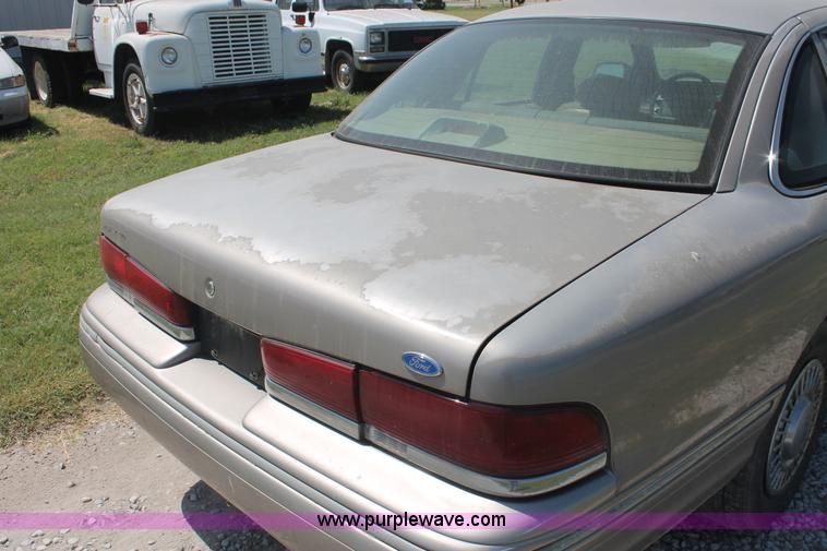 image for item I8086 1995 Ford Crown Victoria Police Interceptor