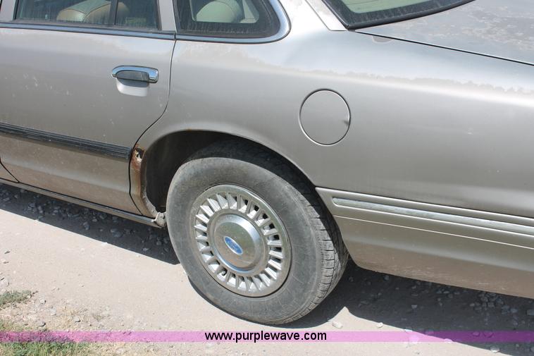 image for item I8086 1995 Ford Crown Victoria Police Interceptor