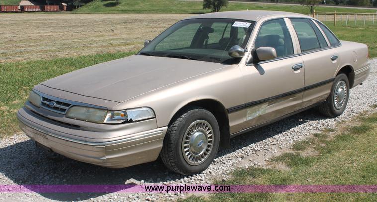 image for item I8088 1997 Ford Crown Victoria Police Interceptor