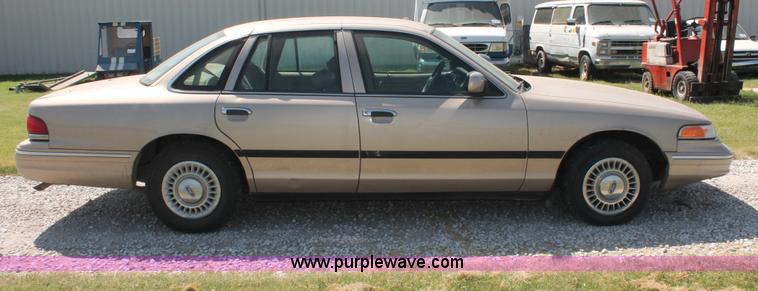 image for item I8088 1997 Ford Crown Victoria Police Interceptor