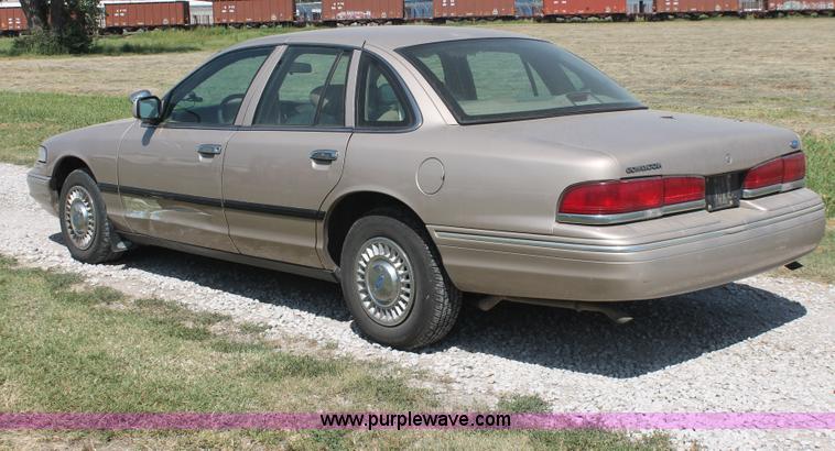 image for item I8088 1997 Ford Crown Victoria Police Interceptor