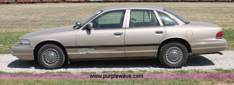 image for item I8088 1997 Ford Crown Victoria Police Interceptor