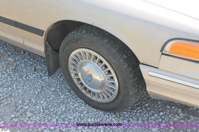 image for item I8088 1997 Ford Crown Victoria Police Interceptor