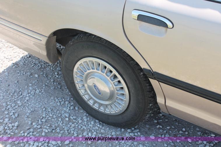 image for item I8088 1997 Ford Crown Victoria Police Interceptor