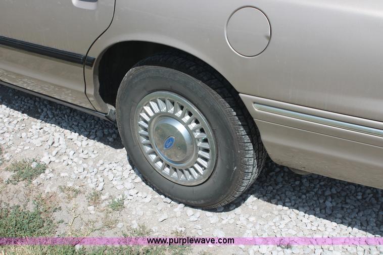 image for item I8088 1997 Ford Crown Victoria Police Interceptor