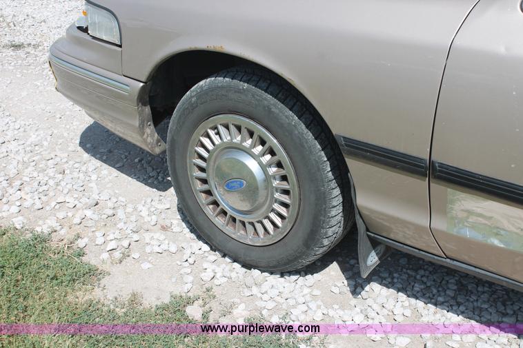 image for item I8088 1997 Ford Crown Victoria Police Interceptor
