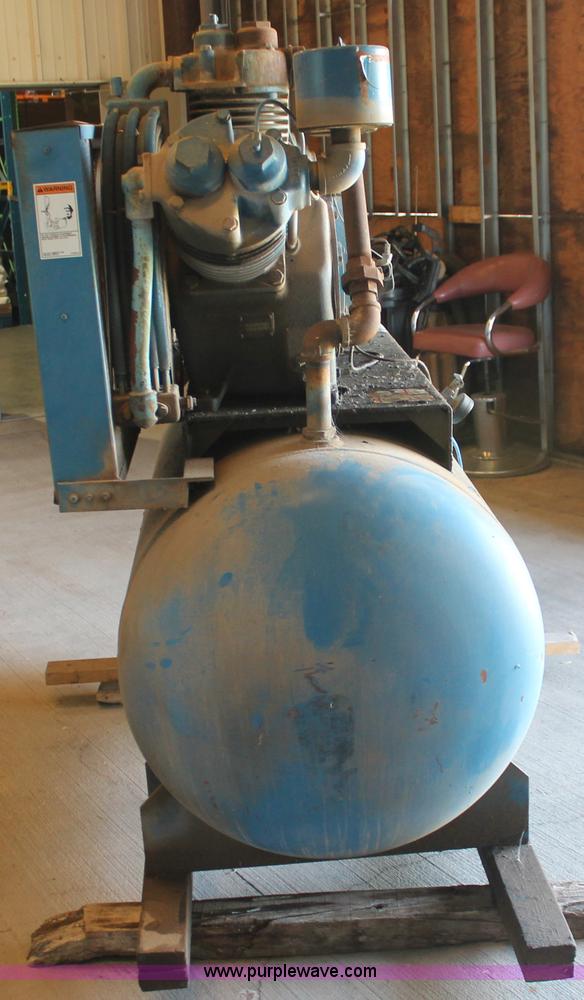 image for item I8091 Leroi 880A air compressor