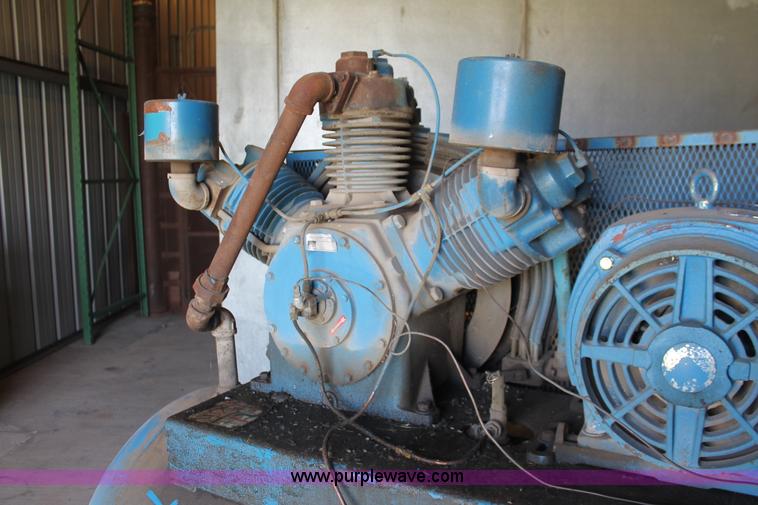 image for item I8091 Leroi 880A air compressor