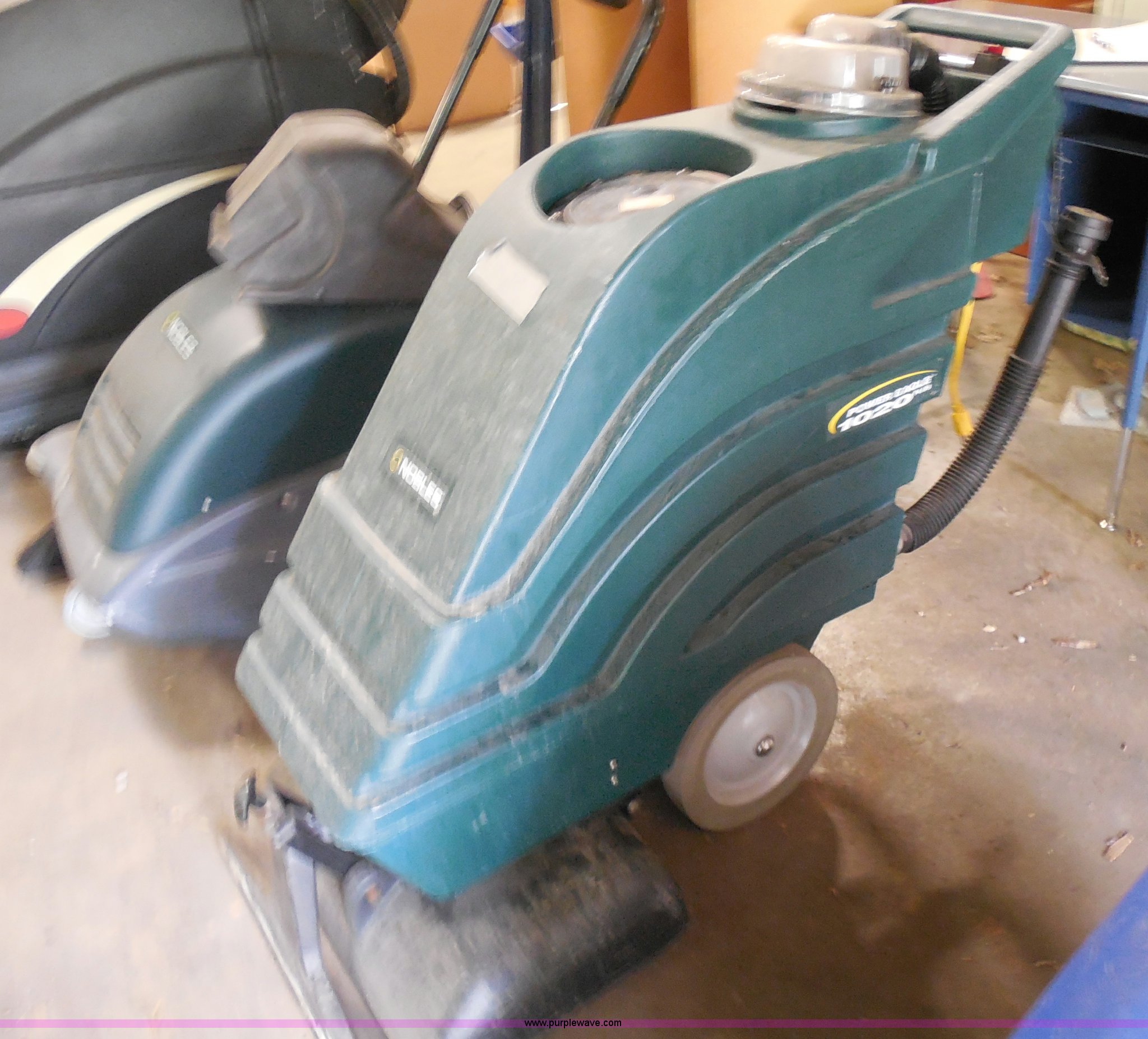 (4) assorted carpet cleaners in Hutchinson, KS Item AL9706 sold