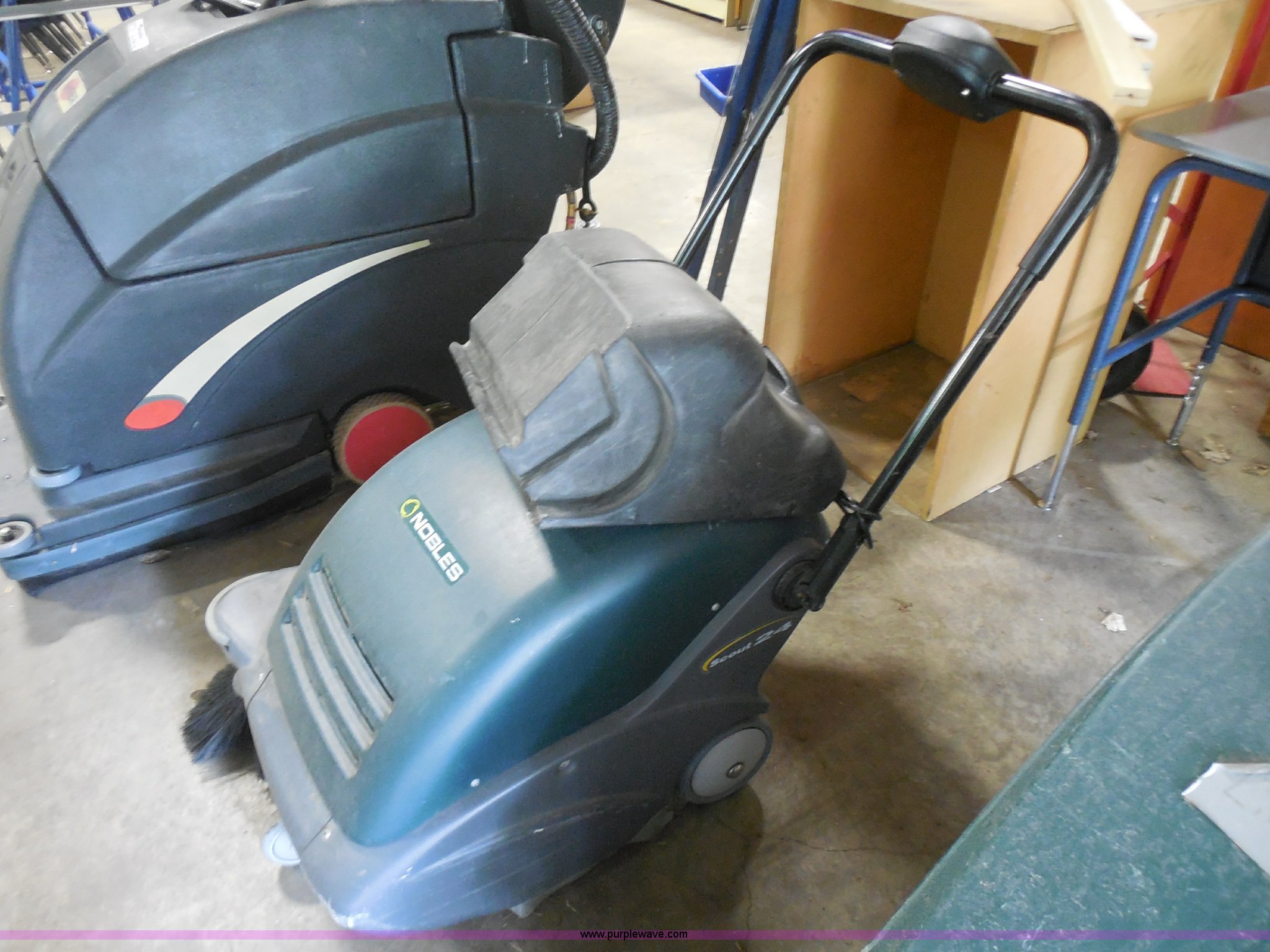 (4) assorted carpet cleaners in Hutchinson, KS Item AL9706 sold