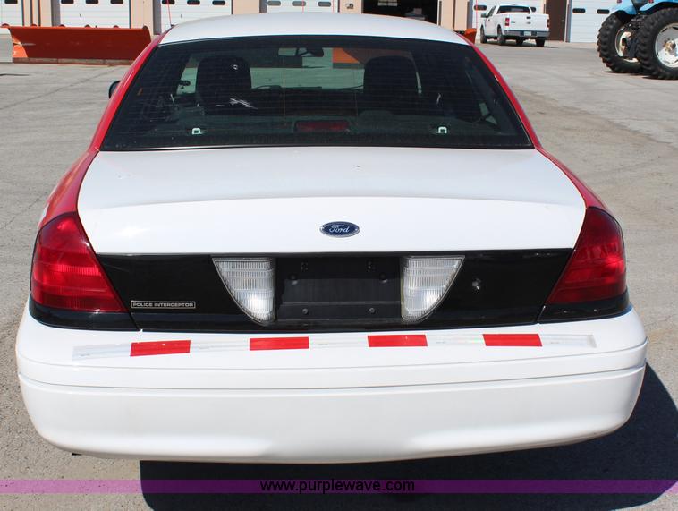 image for item AU9374 2007 Ford Crown Victoria Police Interceptor