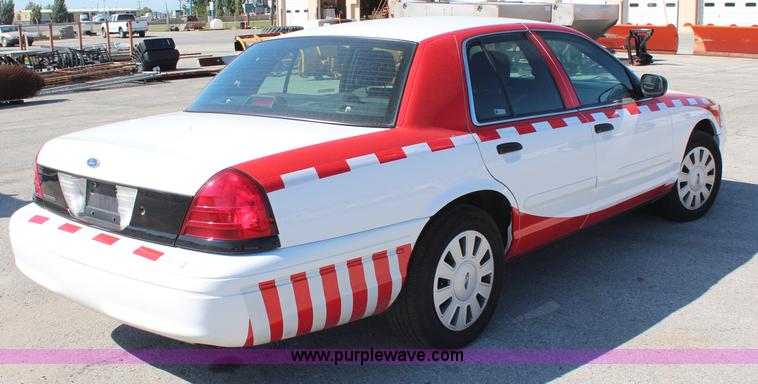 image for item AU9374 2007 Ford Crown Victoria Police Interceptor