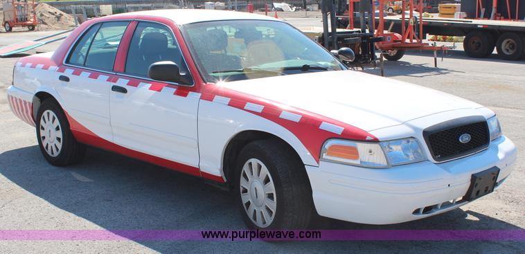 image for item AU9374 2007 Ford Crown Victoria Police Interceptor