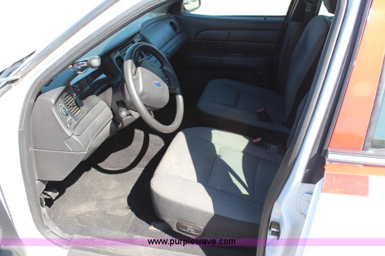 image for item AU9374 2007 Ford Crown Victoria Police Interceptor