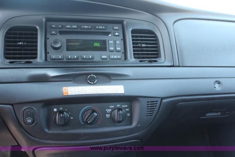 image for item AU9374 2007 Ford Crown Victoria Police Interceptor
