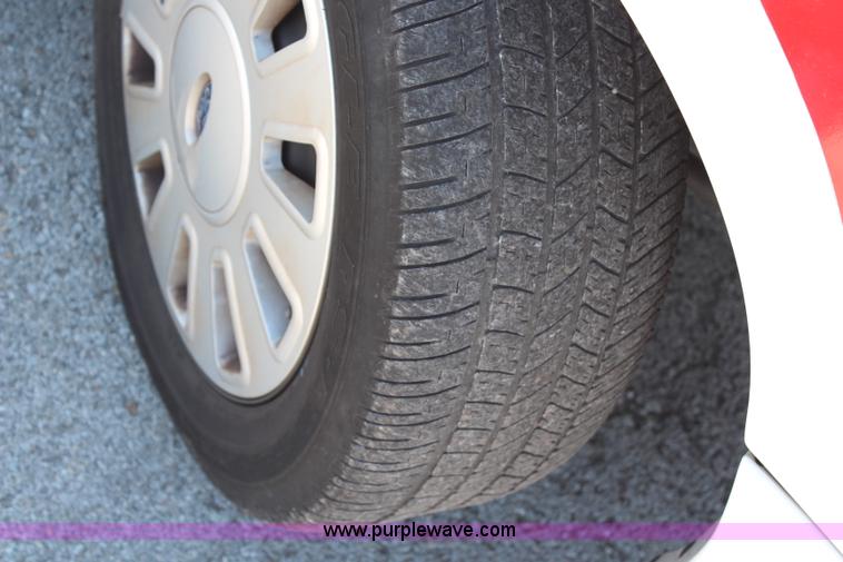 image for item AU9374 2007 Ford Crown Victoria Police Interceptor