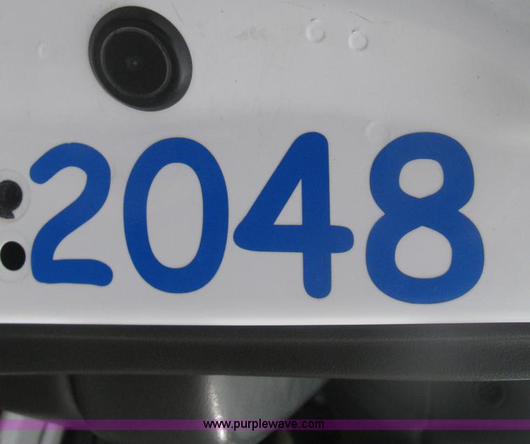 image for item H6347 2003 Chevrolet Silverado 2500HD utility truck