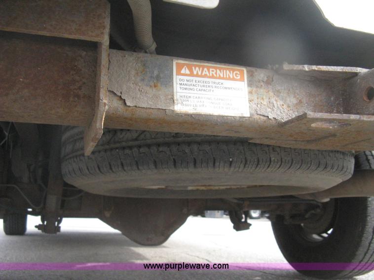 image for item H6347 2003 Chevrolet Silverado 2500HD utility truck