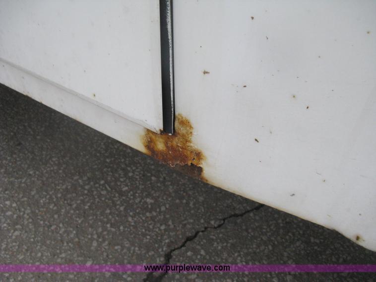 image for item H6347 2003 Chevrolet Silverado 2500HD utility truck