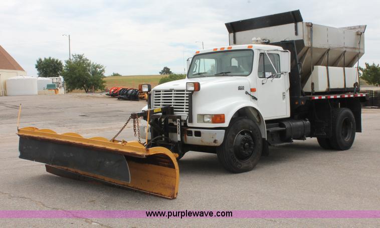 image for item H6360 1996 International 4900 flatbed dump truck