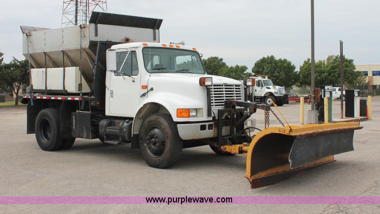 image for item H6360 1996 International 4900 flatbed dump truck