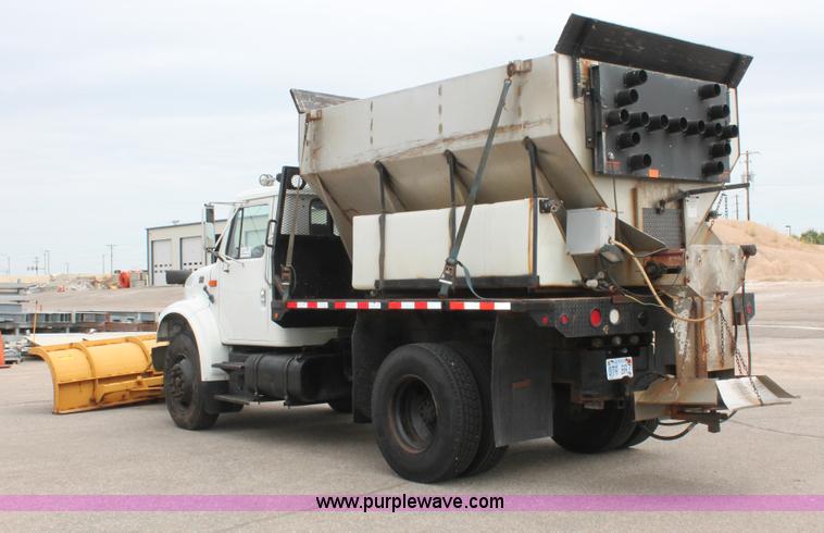 image for item H6360 1996 International 4900 flatbed dump truck