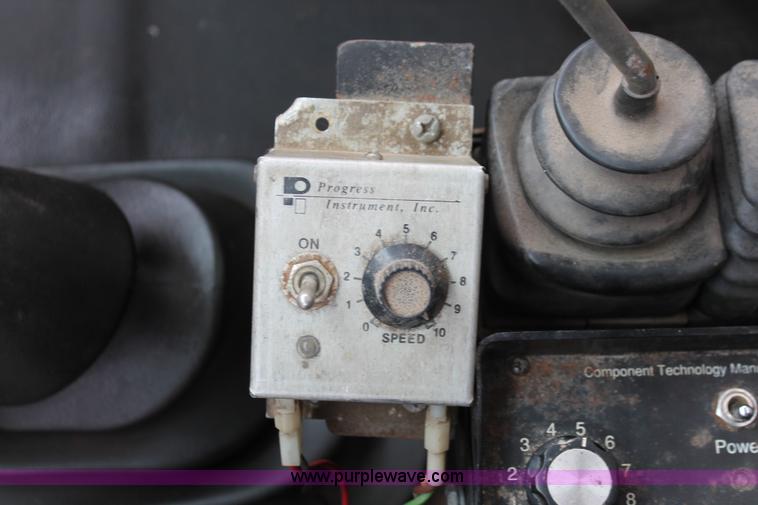 image for item H6360 1996 International 4900 flatbed dump truck