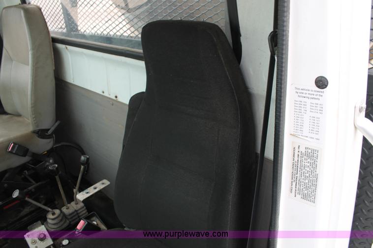 image for item H6360 1996 International 4900 flatbed dump truck