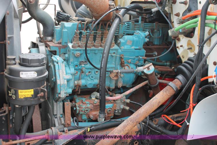 image for item H6360 1996 International 4900 flatbed dump truck