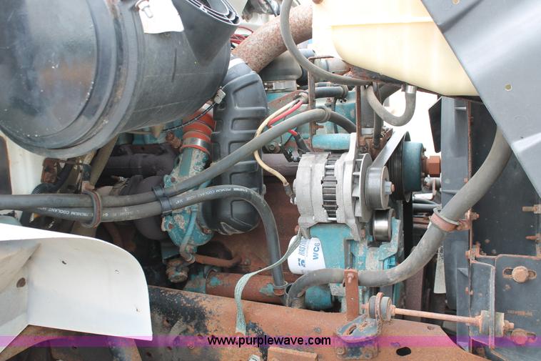 image for item H6360 1996 International 4900 flatbed dump truck