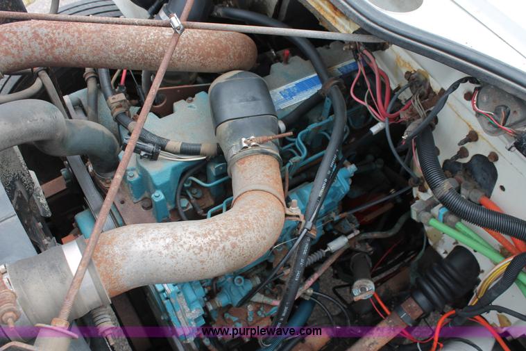 image for item H6360 1996 International 4900 flatbed dump truck