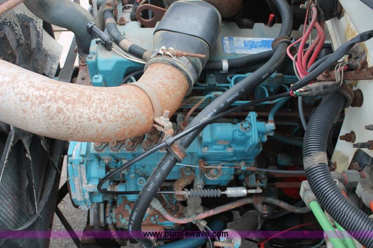 image for item H6360 1996 International 4900 flatbed dump truck