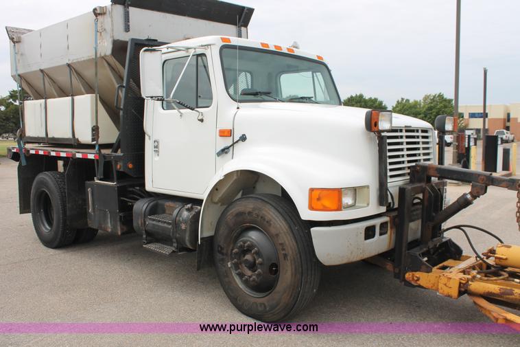 image for item H6360 1996 International 4900 flatbed dump truck