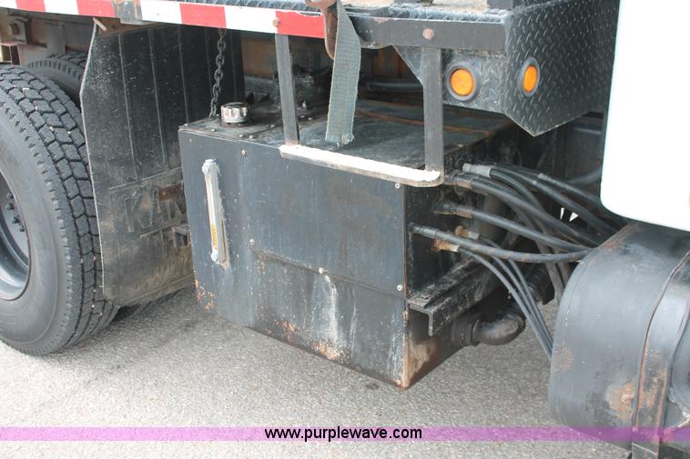 image for item H6360 1996 International 4900 flatbed dump truck