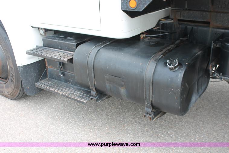 image for item H6360 1996 International 4900 flatbed dump truck