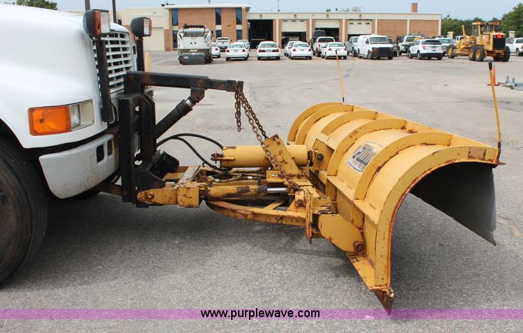 image for item H6360 1996 International 4900 flatbed dump truck