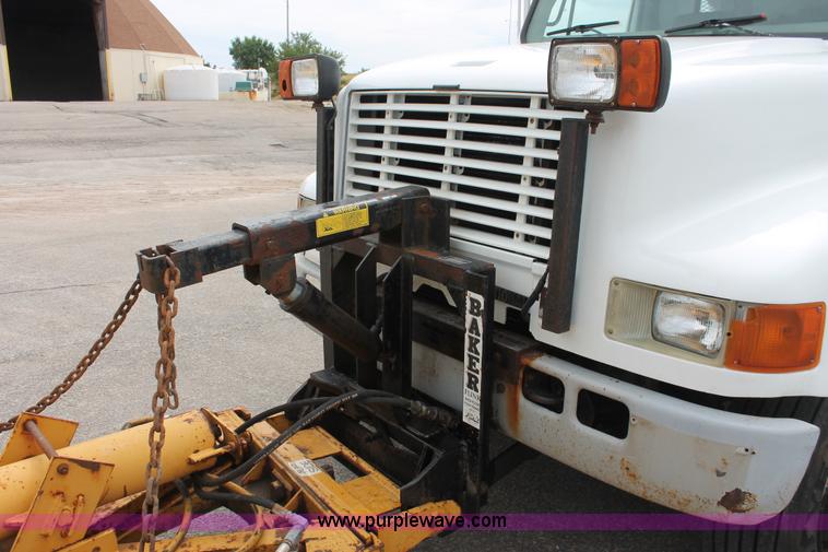 image for item H6360 1996 International 4900 flatbed dump truck