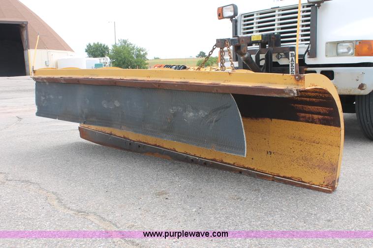 image for item H6360 1996 International 4900 flatbed dump truck