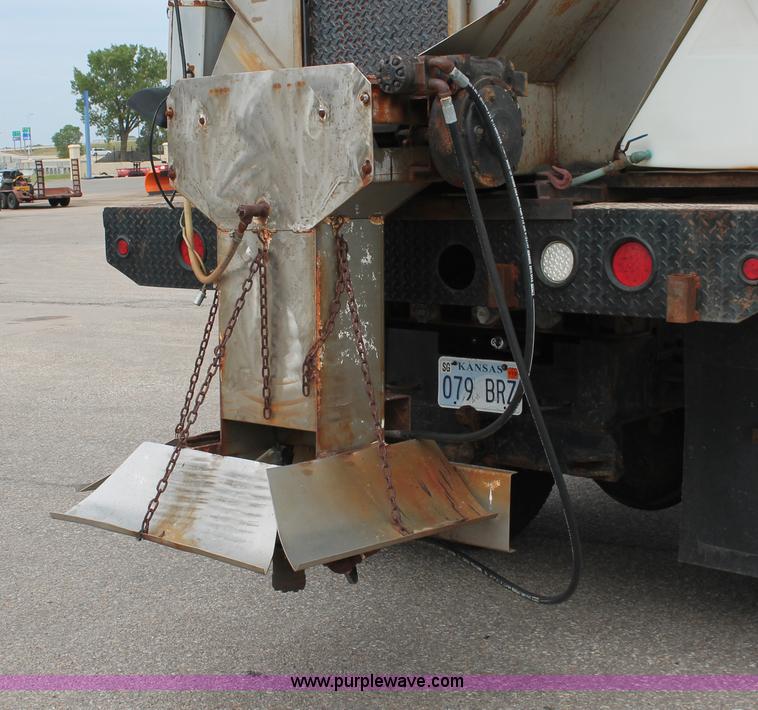 image for item H6360 1996 International 4900 flatbed dump truck