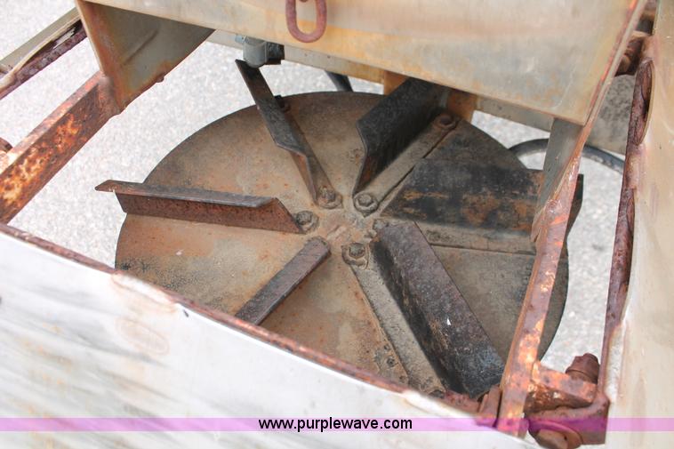 image for item H6360 1996 International 4900 flatbed dump truck