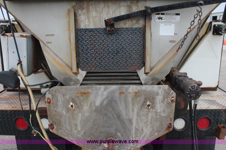 image for item H6360 1996 International 4900 flatbed dump truck