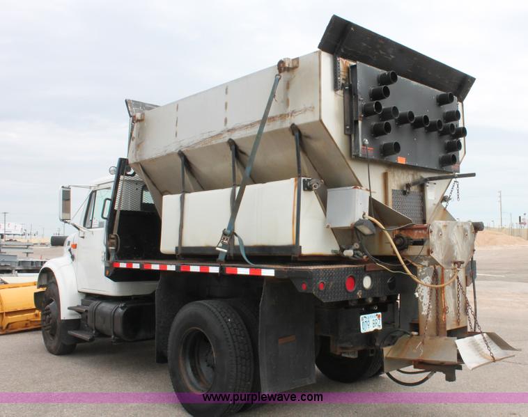 image for item H6360 1996 International 4900 flatbed dump truck