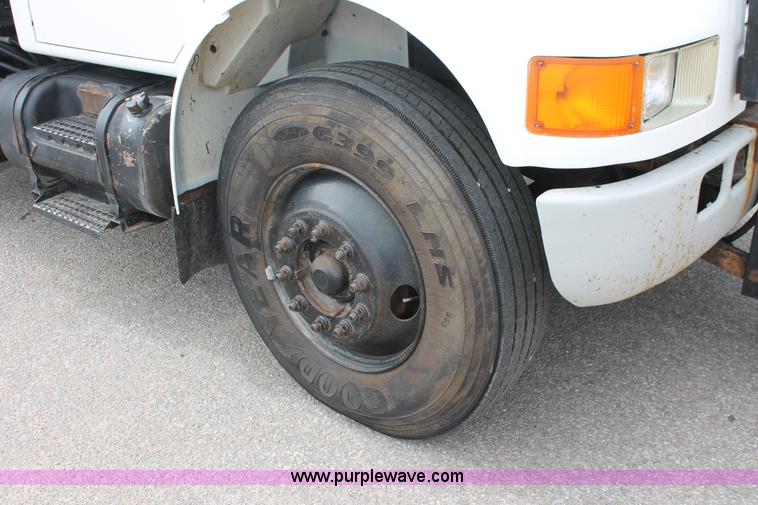 image for item H6360 1996 International 4900 flatbed dump truck