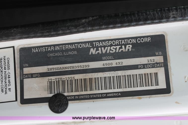 image for item H6360 1996 International 4900 flatbed dump truck