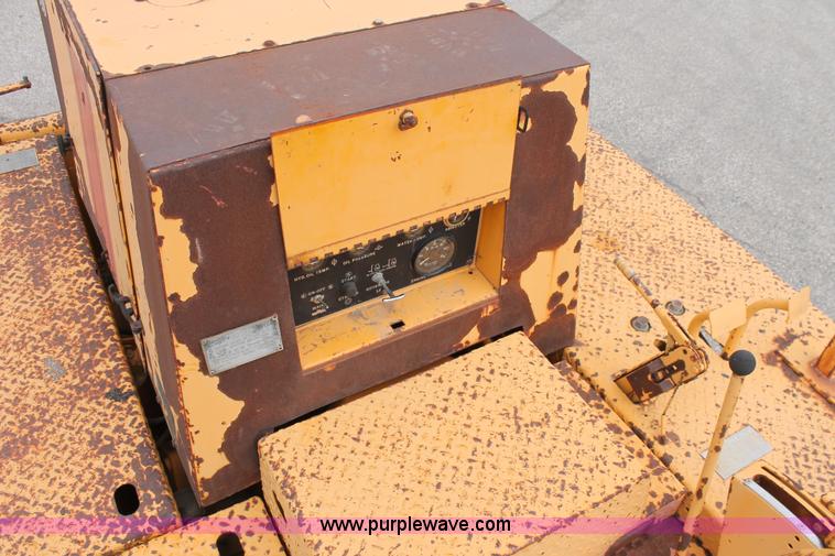 image for item H6361 Blaw-Knox PF-120H paver