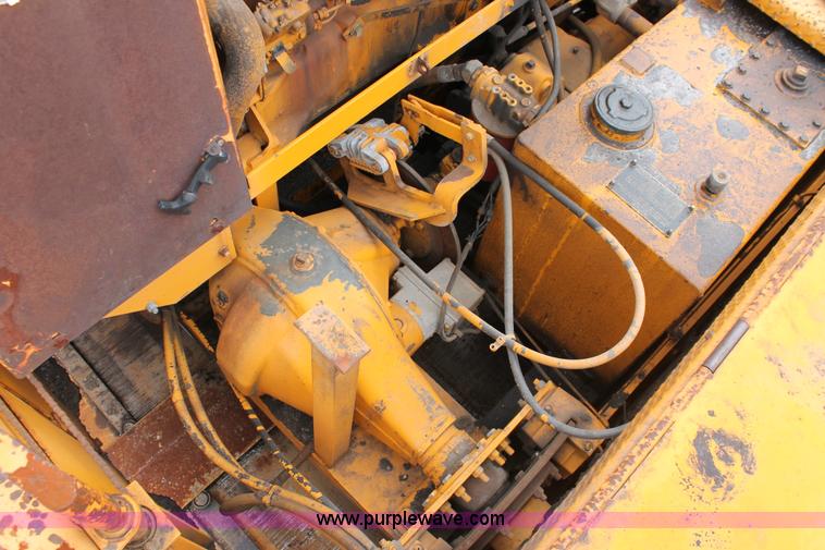 image for item H6361 Blaw-Knox PF-120H paver