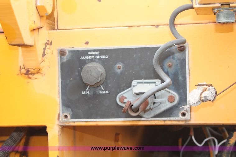 image for item H6361 Blaw-Knox PF-120H paver