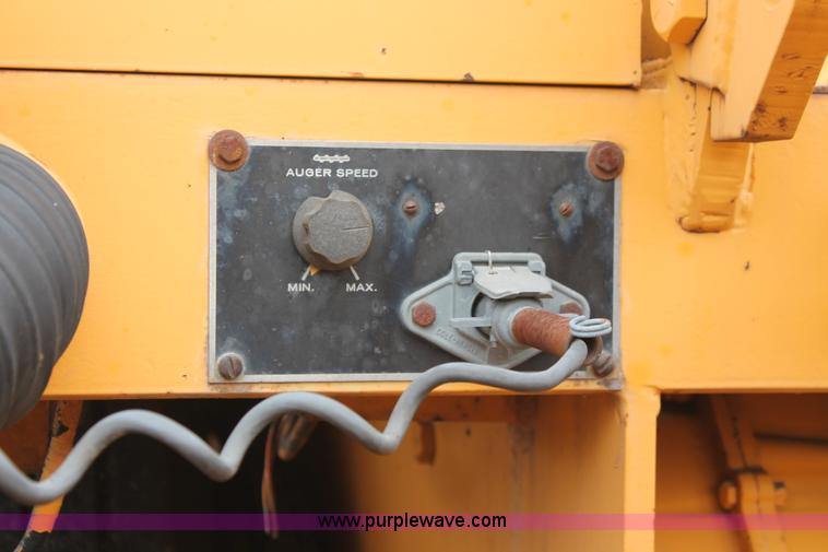 image for item H6361 Blaw-Knox PF-120H paver